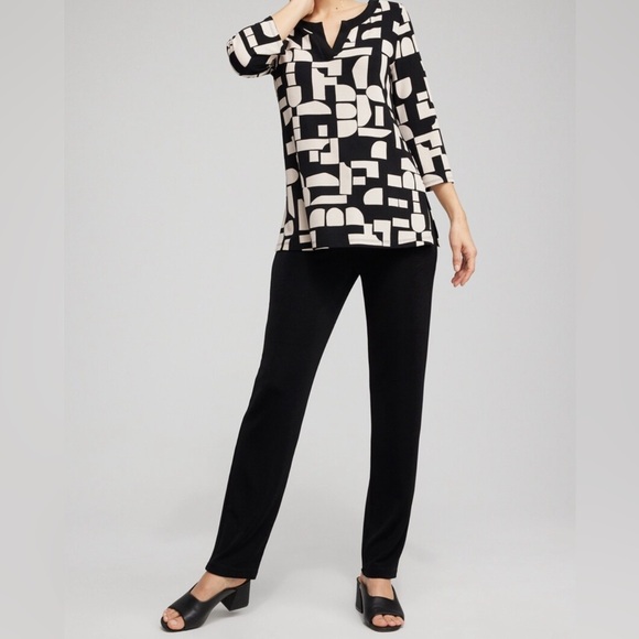 NWT Chico’s Travelers Block Back and Cream Print Split Neck Blouse Size 2 - Picture 2 of 11